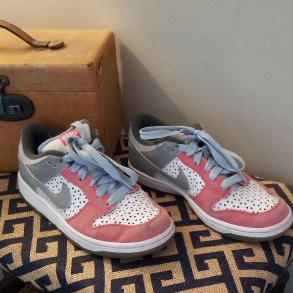 Nike Shoes - Nike 6.0 Sneakers